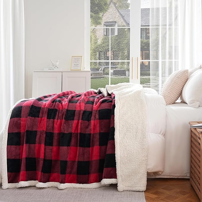 PU MEI Sherpa Fleece Throw Blanket 60" x 80" Reversible Plush Fluffy Large Big Blanket Lattice Flannel Blankets for All Season Use, Red and Black