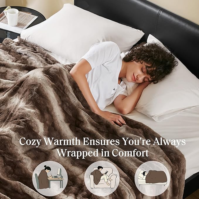 Zuri Ultra-Soft Poly Fur Reversible Plush Blanket - All Season & Lightweight Fuzzy Blanket for Bed, Couch & Sofa - Twin/Twin XL Brown