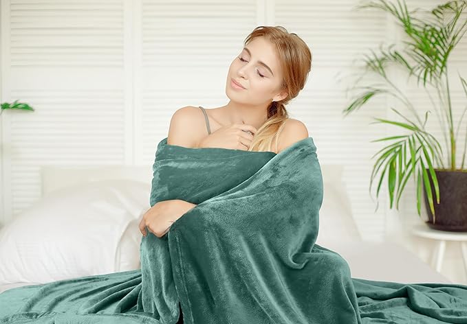 Utopia Bedding Fleece Blanket King Size Celadon 300GSM Luxury Fuzzy Soft Anti-Static Microfiber Bed Blanket (90x102 Inch)