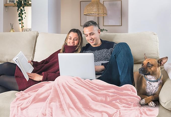 Utopia Bedding Fleece Blanket Full Size Pink 300GSM Luxury Fuzzy Soft Anti-Static Microfiber Bed Blanket (90x84 Inch)