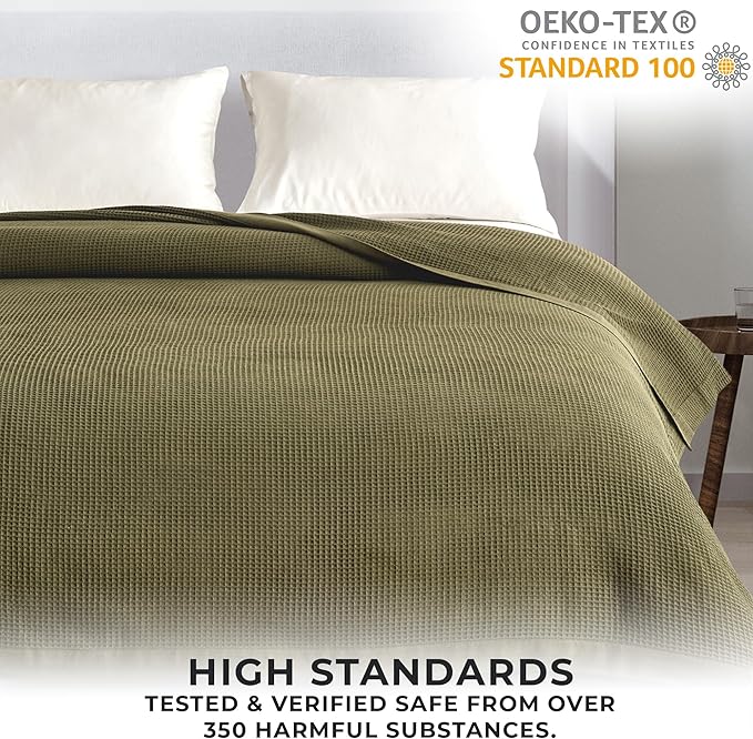Great Bay Home 100% Cotton Blanket for Twin Size Bed | Lightweight and Breathable Waffle Weave Blankets for Summer & Spring | Versatile, Layering Dark Green Bed Blanket, Olive, 90x66 inches