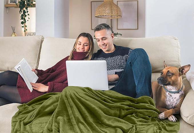 Utopia Bedding Fleece Blanket Full Size Olive 300GSM Luxury Fuzzy Soft Anti-Static Microfiber Bed Blanket (90x84 Inch)