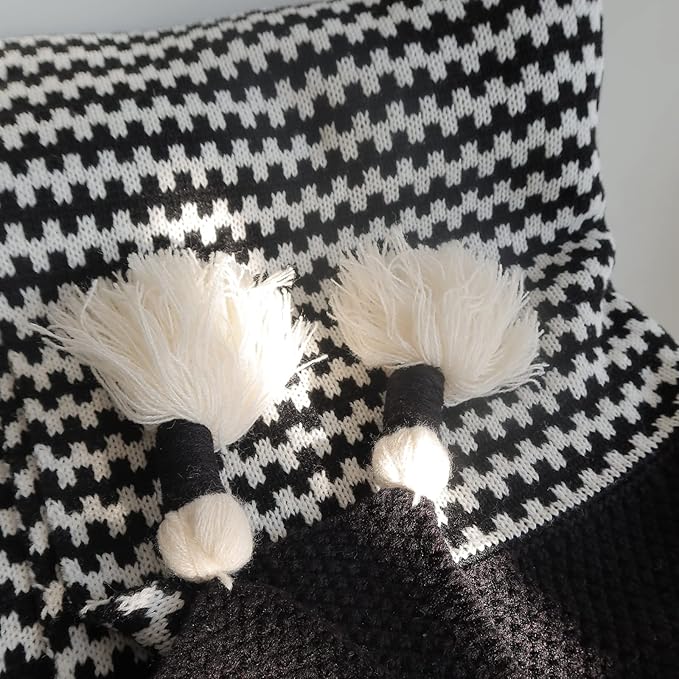 Black and White Throw Blankets, Modern Striped Throw Blanket with Tassels, Soft Patterned Throw Blanket for Sofa Bed and Living Room (47.5x60 Inch)