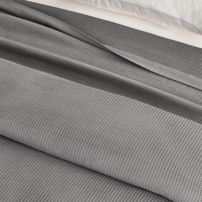 Great Bay Home 100% Cotton Blanket for Twin Size Bed | Lightweight and Breathable Waffle Weave Blankets for Summer & Spring | Versatile, Layering Grey Bed Blanket, Light Grey, 90x66 inches