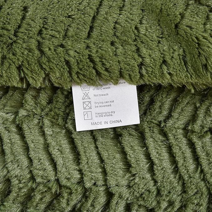 YUSOKI Luxury Faux Fur Twin XL Blanket for Twin XL Bed 2 Layers,5.2lb,All Ages,Home Decoration Without Pillows(Olive Green,63"x90")