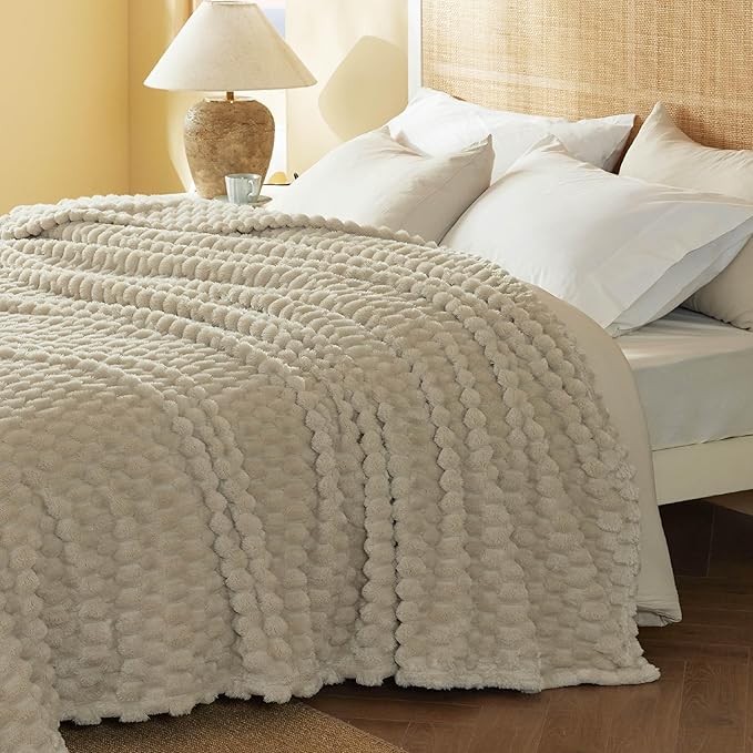 Bedsure Queen Blanket for Bed - Super Soft, Cozy Blankets for Women, Cute Fleece Gifts for Girls, Light Brown, 90x90 Inches