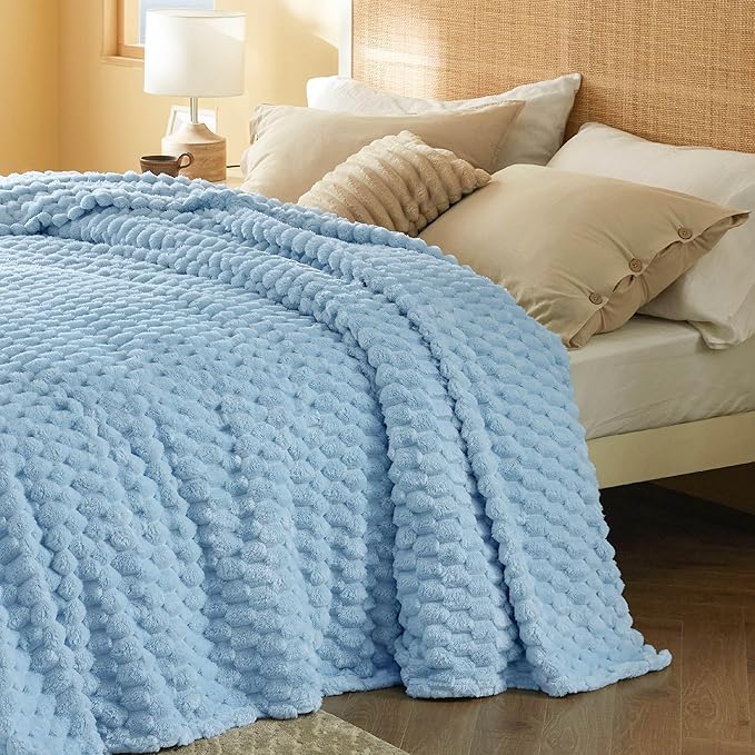 Bedsure King Size Blanket for Bed - Super Soft, Cozy Blankets for Women, Cute Large Fleece Gifts for Girls, Dream Blue, 108x90 Inches