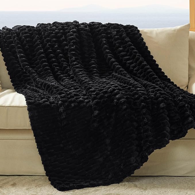 Bedsure Twin Blanket for Bed - Super Soft, Cozy Blankets for Women, Cute Fleece Gifts for Girls, Black, 60x80 Inches