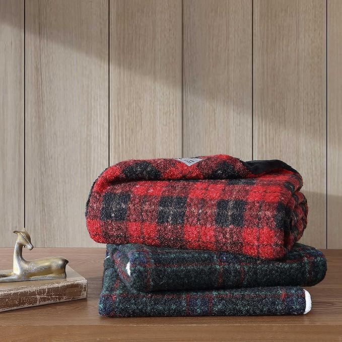 Eddie Bauer - Throw Blanket, Boucle Bedding with Faux Fur Reverse, Soft & Cozy Plaid Home Decor (Tarrytown Plaid Green, 50" x 70")