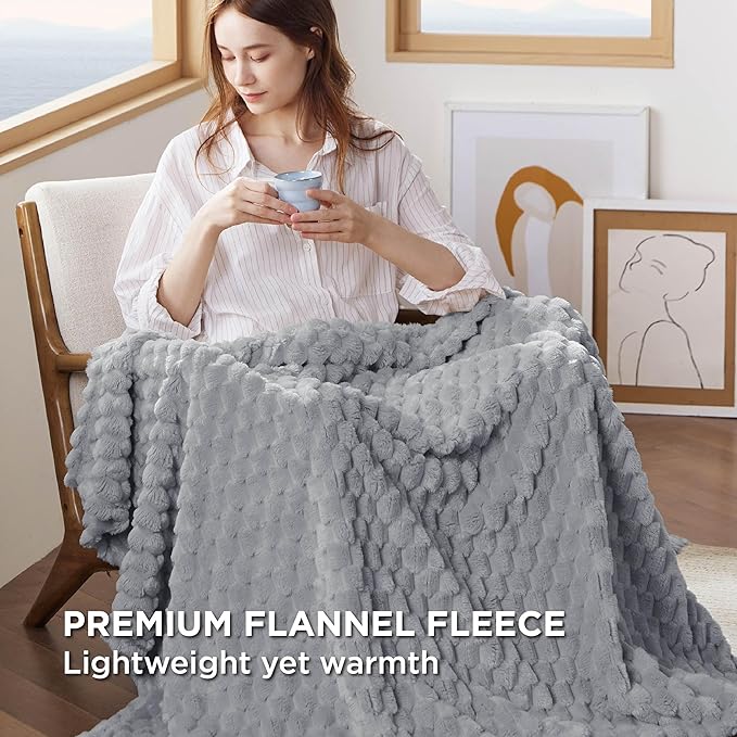 Bedsure Cozy Throw Blanket for Women - Soft Throw Blankets for Couch, Cute Small Fleece Gifts for Girls, Cloudy Gray, 50x60 Inches