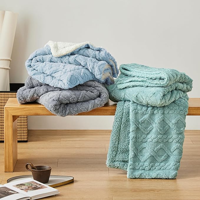 Bedsure Sherpa Queen Size Blanket for Bed - Fleece Soft Cozy Fuzzy Cable Blankets for Women, Thick Warm for Winter and All Seasons, Blue, 90x90 Inches