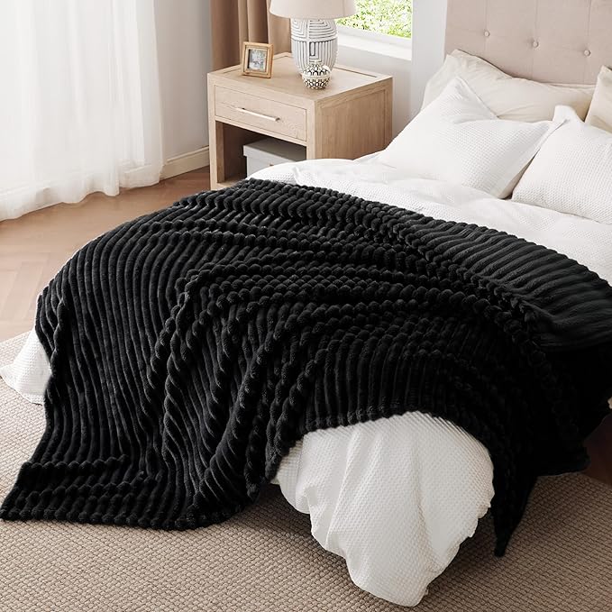 Bedsure Black Blanket Full Size for Bed - GentleSoft Cozy Soft Blankets for Women, Cute Large Fleece Throws for Girls, 84x90 Inches