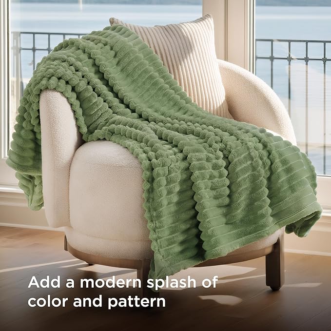 Bedsure Reseda Twin XL Blanket for Bed - GentleSoft Cozy Soft Blankets for Women, Cute Small Fleece Throws for Girls, Birthday Gifts for Women, Mothers Day Decor Gifts for Mom, 66x90 Inches
