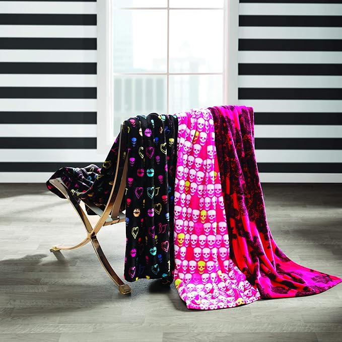 Betsey Johnson - Throw, Ultra-Soft Plush Blanket, Use for Couch, Bed, or Lounges, Dorm Essentials (Betsey Signature, 50" x 70")