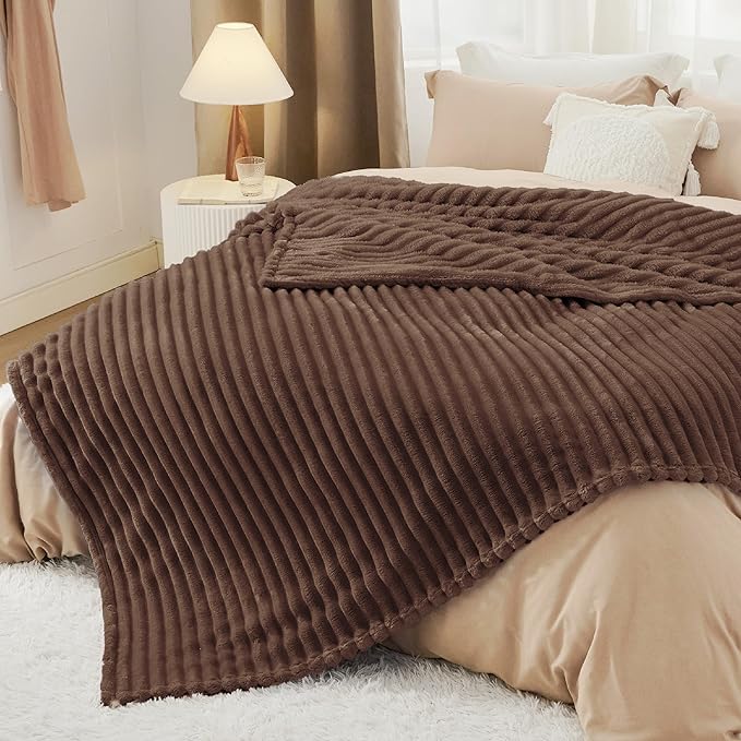 Bedsure Fondue Fudge Full Blanket for Bed - GentleSoft Cozy Soft Blankets for Women, Cute Small Fleece Throws for Girls, Birthday Gifts for Women, Mothers Day Decor Gifts for Mom, 84x90 Inches