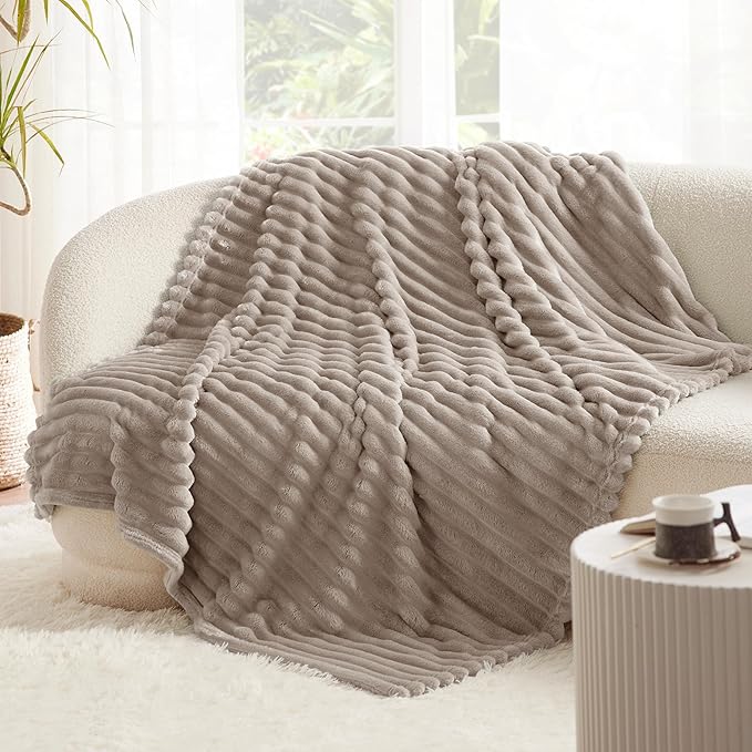 Bedsure Mocha Meringue Twin Blanket for Bed - GentleSoft Cozy Soft Blankets for Women, Cute Large Throws for Girls, 66x90 Inches