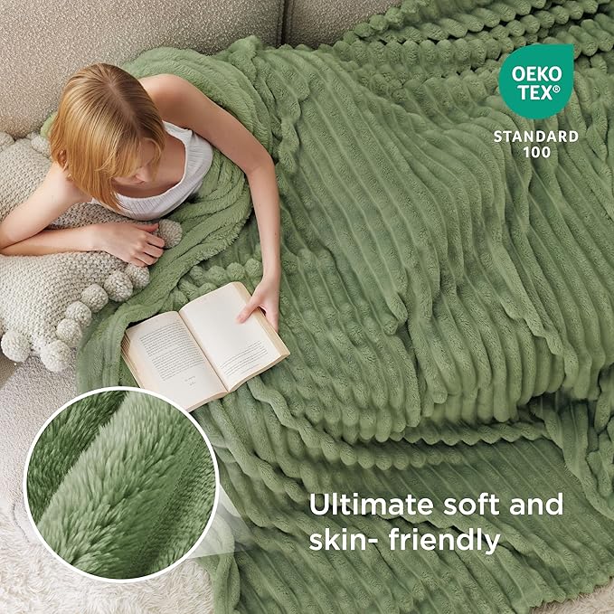 Bedsure Reseda Fleece Queen Blanket for Couch - GentleSoft Cozy Soft Blankets for Women, Cute Small Throws for Girls, 90x90 Inches
