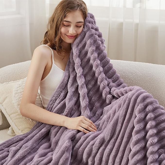 Bedsure Light Purple Fleece Blanket for Couch - GentleSoft Cozy Soft Blankets for Women, Cute Small Throws for Girls, 50x60 Inches