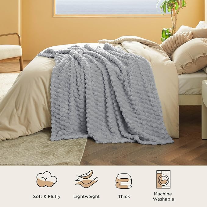 Bedsure Queen Blanket for Bed - Super Soft, Cozy Blankets for Women, Cute Fleece Gifts for Girls, Cloudy Gray, 90x90 Inches