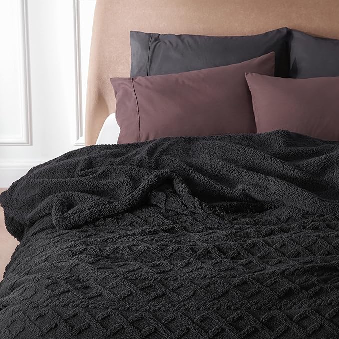 Bedsure Sherpa Fleece Blanket Twin Size for Bed - Fuzzy Soft Cozy Cable Throw for Couch, Thick Warm Blankets for Winter, Black, 60x80 Inches
