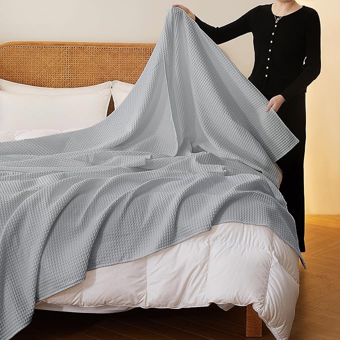 100% Cotton Waffle Blanket (Light Grey - King Size - 104 * 90''), Pre-Washed and Anti-Shrinkage Soft Lightweight Bed & Couch Blanket, 380 GSM Waffle Weave Throw Blanket for All Seasons