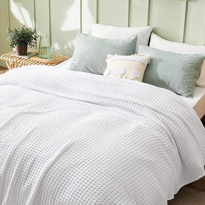 Bedsure Cooling Cotton Waffle Full Size Blanket - Lightweight Breathable Blanket of Rayon Derived from Bamboo for Hot Sleepers, Luxury Throws for Bed, Couch and Sofa, White, 80x90 Inches