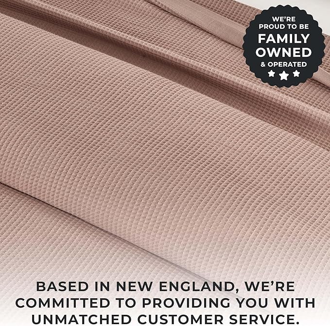 Great Bay Home 100% Cotton Blanket for Twin Size Bed | Lightweight and Breathable Waffle Weave Blankets for Summer & Spring | Versatile, Layering Pink Bed Blanket, Redwood, 90x66 inches