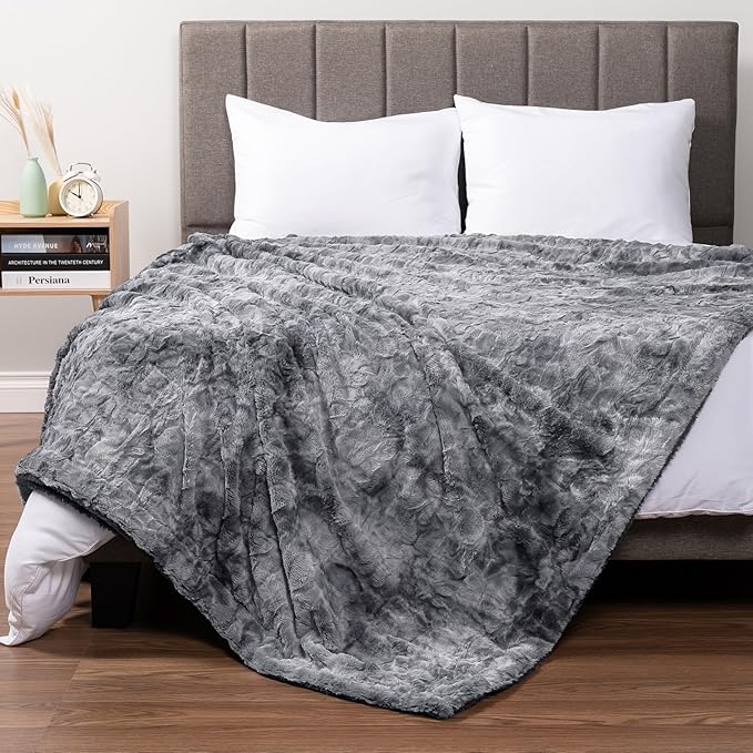 PAVILIA Faux Fur Throw Blanket Tie-Dye Grey, Soft Fuzzy Warm Sherpa Blankets & Throws for Bed, Fluffy Plush Thick Fleece Throw Blanket for Couch Sofa, Reversible Furry Shaggy Blanket, Grey 50x60
