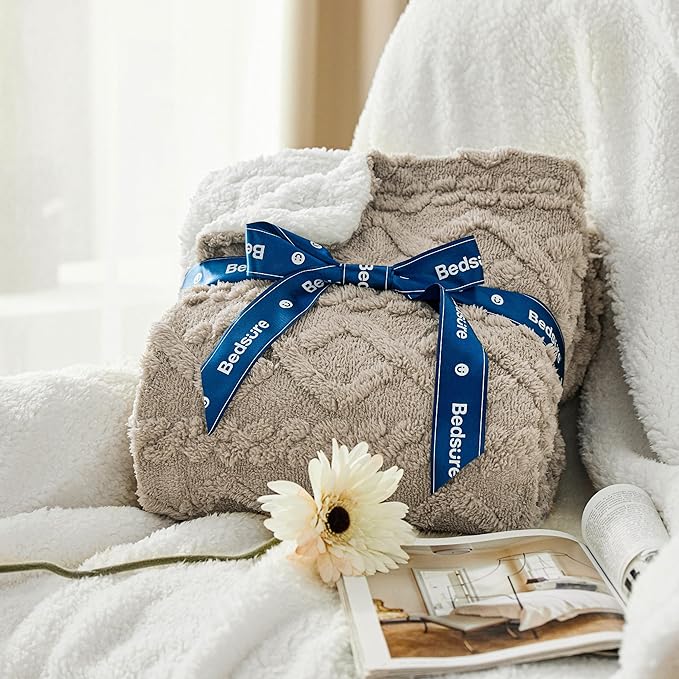 Bedsure Sherpa Fleece Throw Blanket for Couch - Fuzzy Soft Cozy Cable Throw for Women, Thick Warm Blanket for Winter, Beige, 50x60 Inches