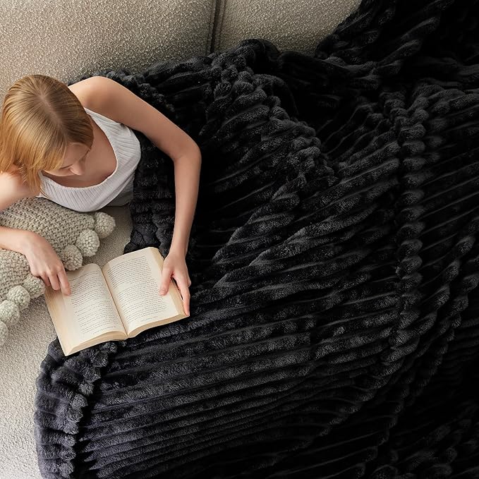 Bedsure Black Blanket Full Size for Bed - GentleSoft Cozy Soft Blankets for Women, Cute Large Fleece Throws for Girls, 84x90 Inches