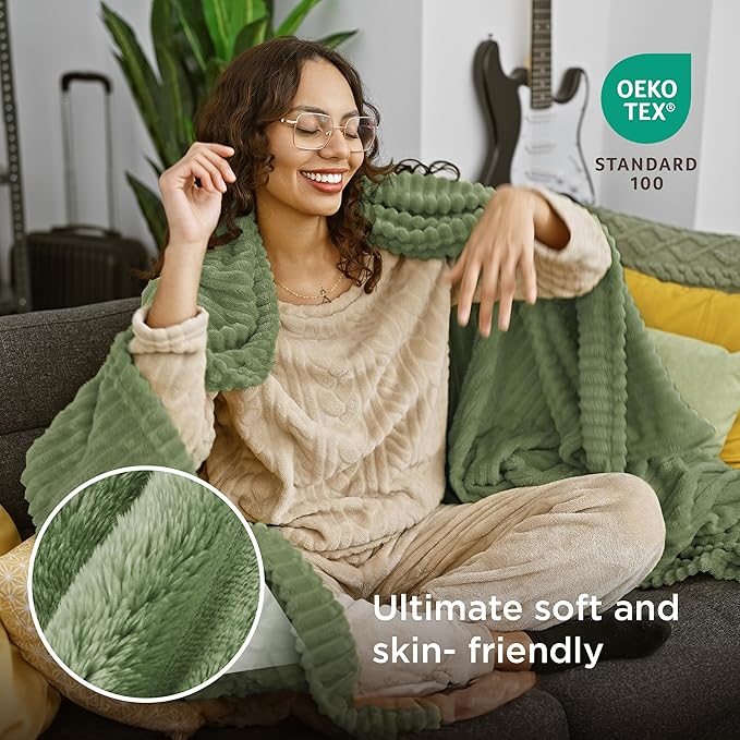 Bedsure Reseda Twin XL Blanket for Bed - GentleSoft Cozy Soft Blankets for Women, Cute Small Fleece Throws for Girls, Birthday Gifts for Women, Mothers Day Decor Gifts for Mom, 66x90 Inches