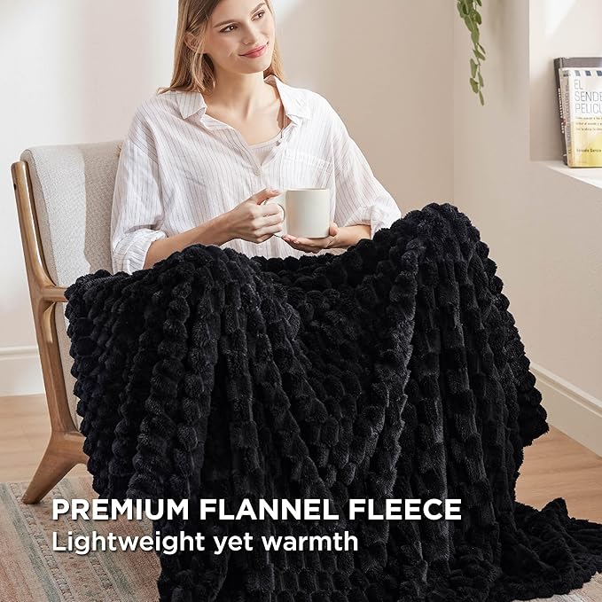 Bedsure Twin Blanket for Bed - Super Soft, Cozy Blankets for Women, Cute Fleece Gifts for Girls, Black, 60x80 Inches