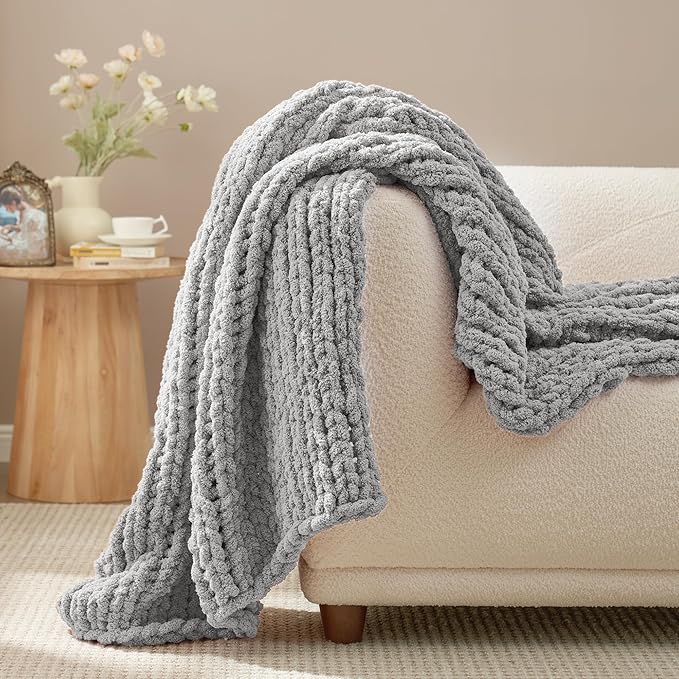 Amélie Home Chunky Knit Throw Blanket for Couch, Soft Chenille Crochet Blanket for Children, 40"x50", Light Grey