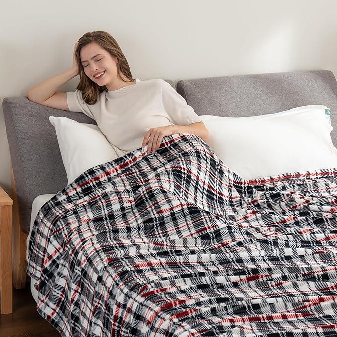Berkshire Blanket-Classic Heavyweight Soft Printed VelvetLoft® Plush Blanket, Full/Queen Size Soft Fuzzy Warm Blanket for Couch Sofa Bed, Plaid Black Red, 90in x 90in