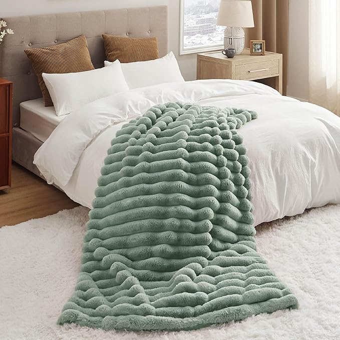 Bedsure Faux Fur Throw Blanket - Soft & Fluffy, Fuzzy, Cozy, Plush Throw Blanket for Couch, Sofa and Bed, Thick and Warm, Decor Gifts for Women, Green, 50x70 inches