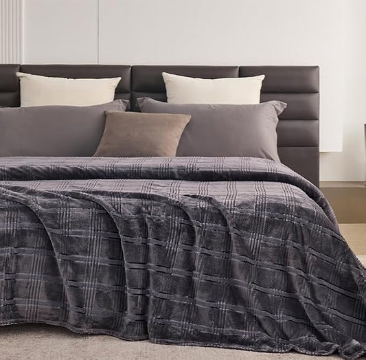 Oversized King Fleece Blanket 120x120 Inches, Seamless Soft Cozy 3D Jacquard Flannel Blanket 10'x10' Extra Large for Bed, Sofa, Couch, Travel & Camping, California King Throw, Dark Grey