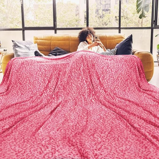 ZHIKU Pink Blanket for Women - Cheetah Print Blanket Pink Gifts for Women Mother Girls Soft Warm Leopard Print Throw Blanket for Birthday Gifts Queen Size