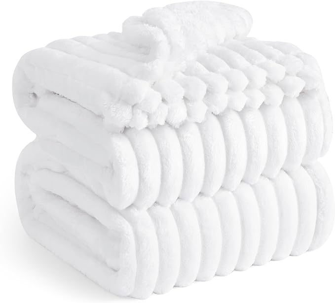 Bedsure White Full Blanket for Bed - GentleSoft Cozy Soft Blankets for Women, Cute Large Throws for Girls, 84x90 Inches