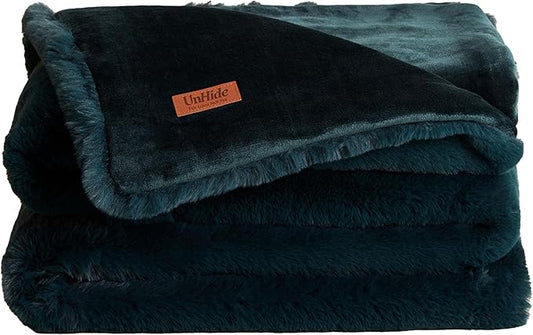 UnHide Marshmallow - Faux Fur Blanket - Heavy Weight, Extra Soft Blanket - Made from Recycled Materials - Machine Washable - Medium (60" x 80") - Emerald Kitten