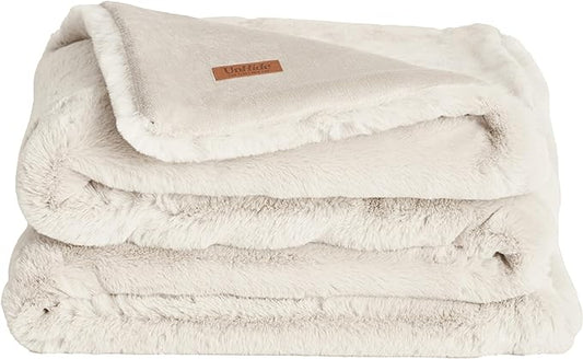 UnHide Marshmallow - Faux Fur Blanket - Heavy Weight, Extra Soft Blanket - Made from Recycled Materials - Machine Washable - Medium (60" x 80") - Snow White