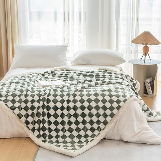 LOMAO Sherpa Throw Blanket Fleece Blanket with Checkered Pattern Soft Thick Blanket for Couch, Bed, Sofa Luxurious Warm and Cozy for All Seasons (Dark Olive, 90"x90")