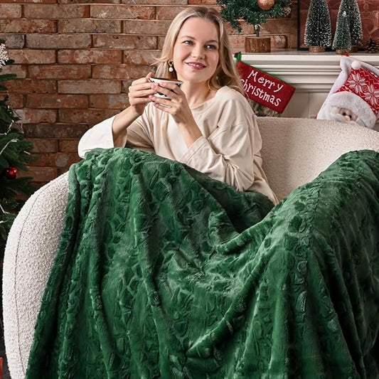 Krifey Faux Fur Throw Blanket, Super Soft Cozy Blanket, Luxury Fluffy Blanket Warm Bed Throw, Plush Christmas Blanket Gift for Women, Dark Green, 50" x 60"