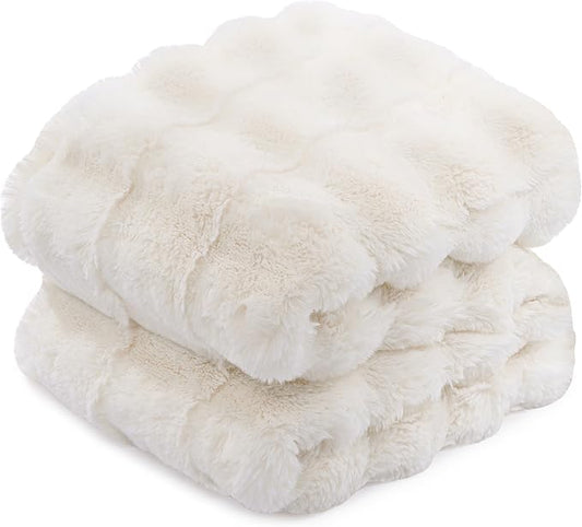 Touchat Luxury Faux Rabbit Fur Throw Blanket Twin Size for Couch,Super Heavy Warm Cozy Blanket for Sofa Bedroom Living Room,Ultra Soft Fluffy Reversible Plush Blanket for Home Decor Gifts,White