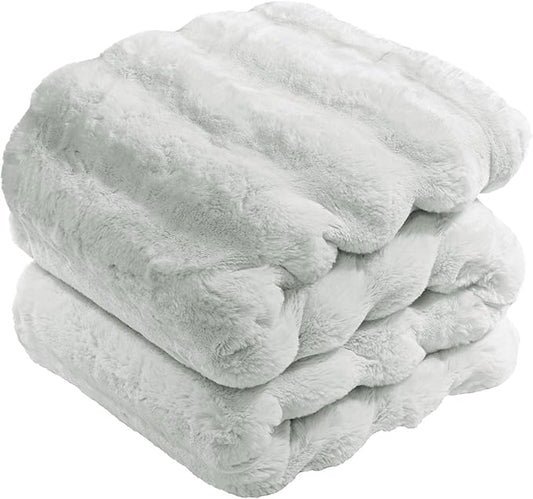 Touchat Luxury Faux Rabbit Fur Throw Blanket Twin Size for Couch,Super Heavy Warm Cozy Blanket for Sofa Bedroom Living Room,Ultra Soft Fluffy Reversible Plush Blanket for Home Decor Gifts,Grey