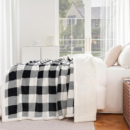 PU MEI Sherpa Fleece Throw Blanket 80" x 90" Reversible Plush Fluffy Large Big Blanket Lattice Flannel Blankets for All Season Use, Black and White