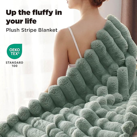 Bedsure Faux Fur Throw Blanket - Soft & Fluffy, Fuzzy, Cozy, Plush Throw Blanket for Couch, Sofa and Bed, Thick and Warm, Decor Gifts for Women, Green, 50x70 inches