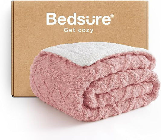 Bedsure Sherpa Fleece Throw Blanket for Couch - Fuzzy Soft Cozy Cable Throw for Women, Thick Warm Blanket for Winter, Pink, 50x60 Inches