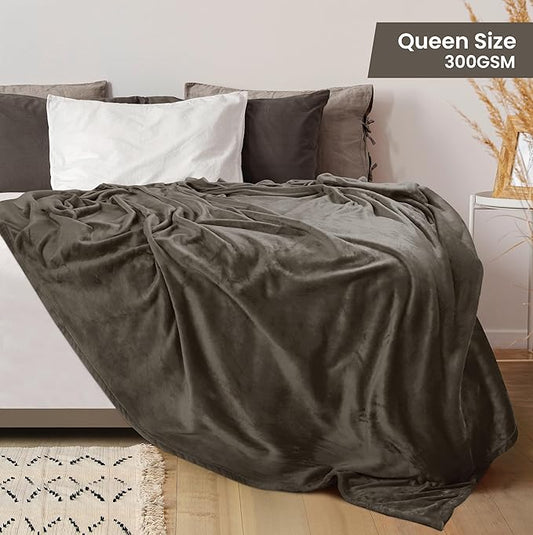 Utopia Bedding Fleece Blanket Queen Size Brown 300GSM Luxury Fuzzy Soft Anti-Static Microfiber Bed Blanket (90x90 Inch)