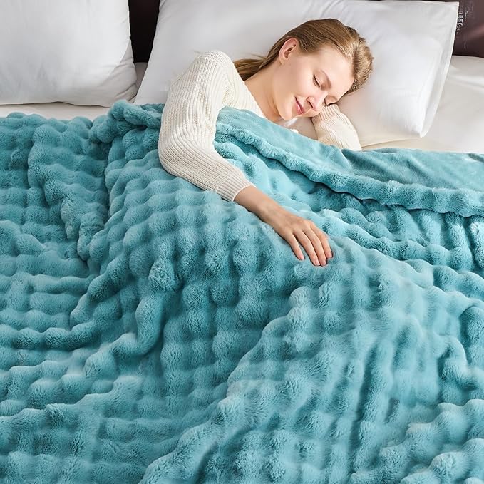 NEWCOSPLAY Faux Fur Throw Blanket Teal Bubble Blanket Thick Warm Soft for Couch Sofa Bed 550GSM (Teal, Throw(50"x60"))