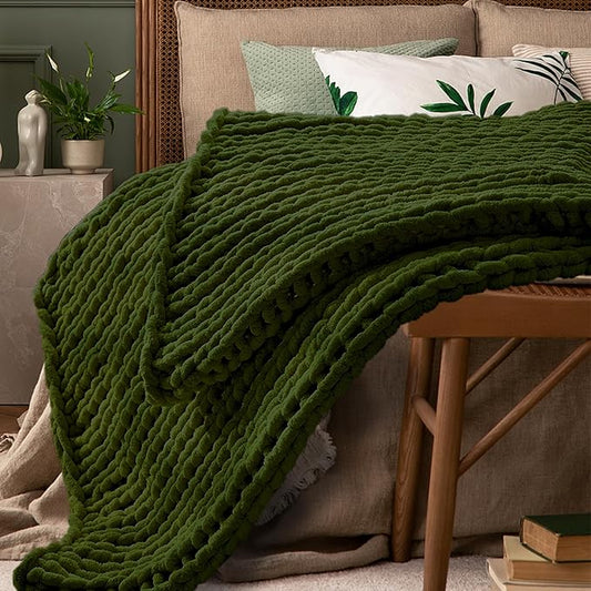 Green Throw Blanket, 30" x 40" Chunky Knit Blanket, Handmade Warm & Soft Chenille Throw Blanket, Washable Decorative Knit Blanket with Jumbo Chenille Yarn for Couch Bed Sofa